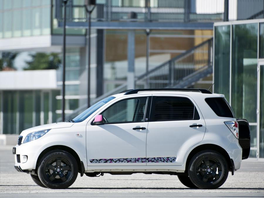  Daihatsu Terios Think Pink 2010 года  (фото 11 из 13)